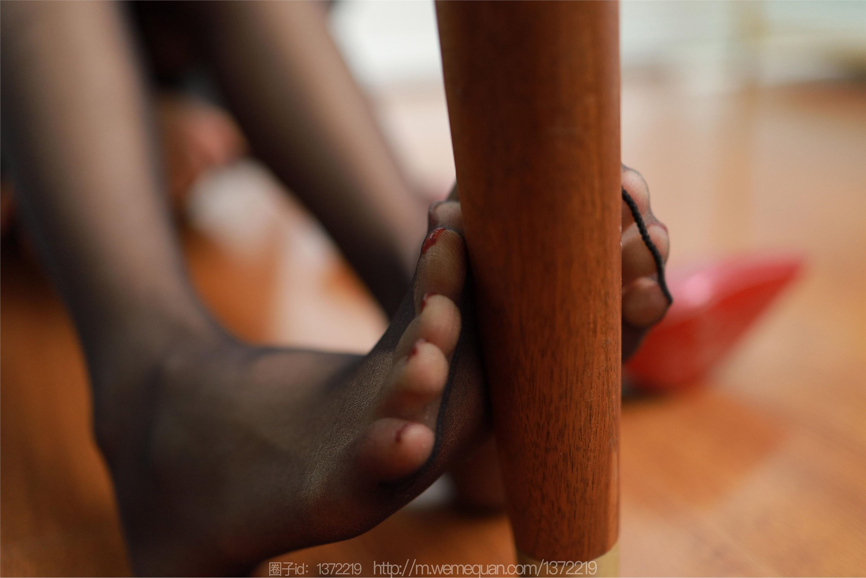 IESS异思趣向  2023.02.15 丝享家 1362 美子《桌底游戏》